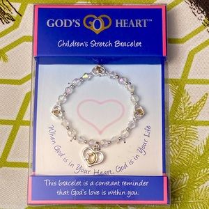 GODS HEART ❤️ Crystal Heart stretch Bracelet Boxed New!!